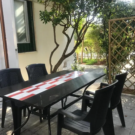Grande Con Giardino Fronte Pineta Appartement *